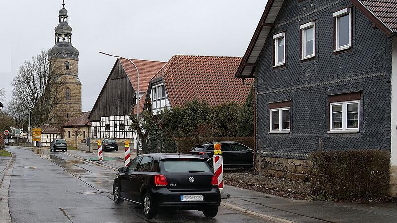 Vollsperrung in der Gro&szlig;heirather Ortsmitte