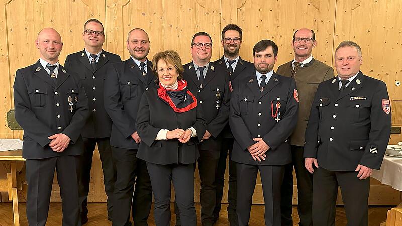 Auszeichnungen standen auch für 25 Jahre aktiven Dienst an.