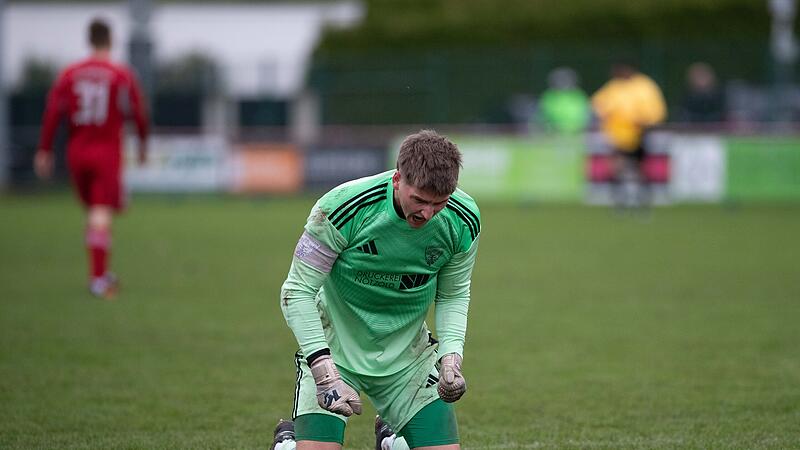 Nach zehn Gegentoren in den vergangenen beiden Spielen will der Keeper des TSV M&ouml;nchr&ouml;den Jonas K&ouml;hn wieder eine stabile Defensive sehen.