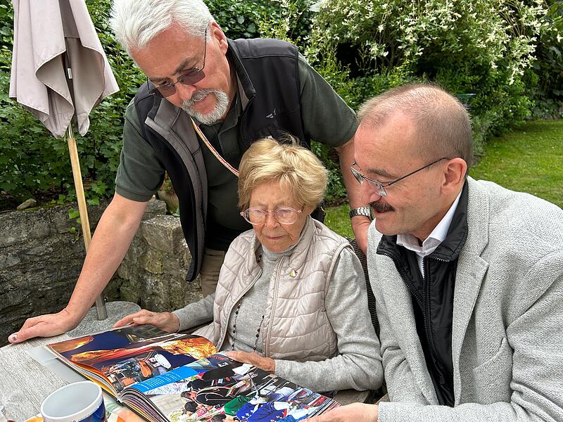 Hilde Eggers mit Sohn Uli (links) und Coburgs Zweitem B&uuml;rgermeister Hans-Herbert Hartan