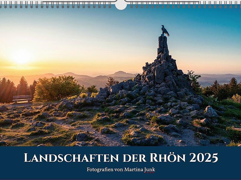 Titelblatt des Kalenders "Landschaften der Rh&ouml;n 2025"
