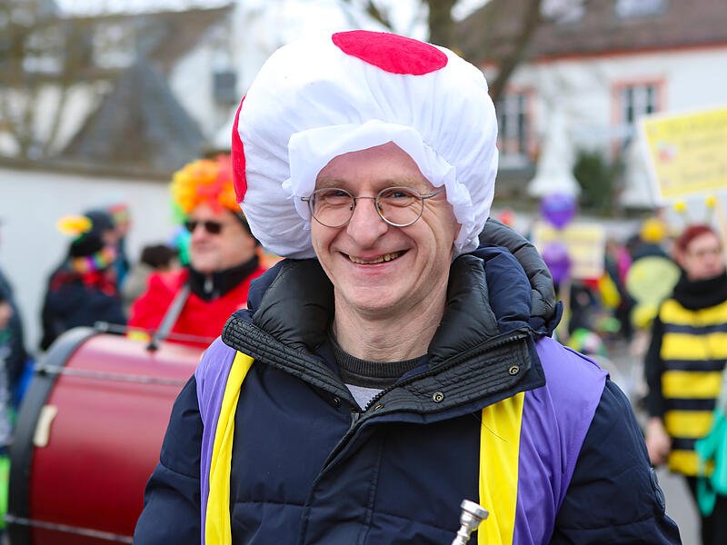 Sonnenschein und gute Laune: Der Faschingsumzug in Memmelsdorf begeistert die Massen.