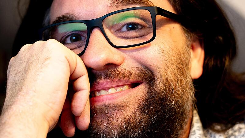 Der Bamberger Kabarettist und Autor Florian Herrnleben beleuchtet kritisch das Stadtgeschehen. Der Bamberger Kabarettist und Autor Florian Herrnleben beleuchtet kritisch das Stadtgeschehen.