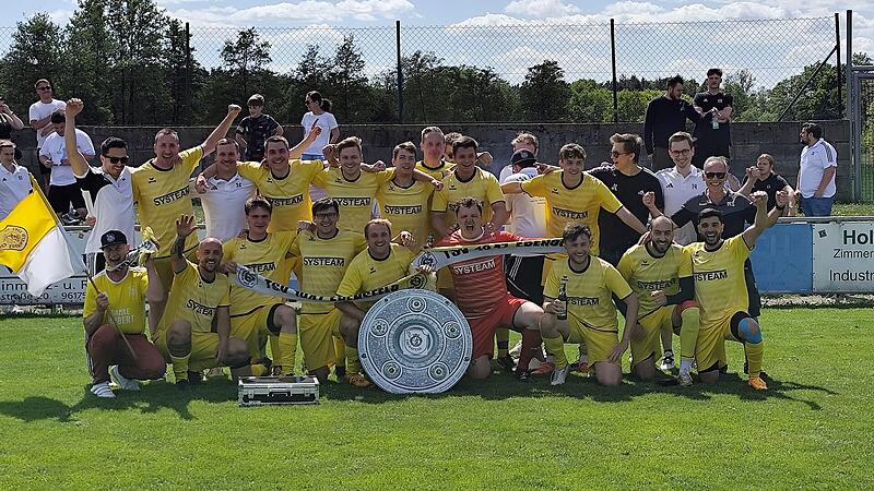 "Es fühlt sich einfach gut an", sagt Johannes Derra. Der Spielertrainer führte den TSV Ebensfeld zur Meisterschaft der A-Klasse 3.
