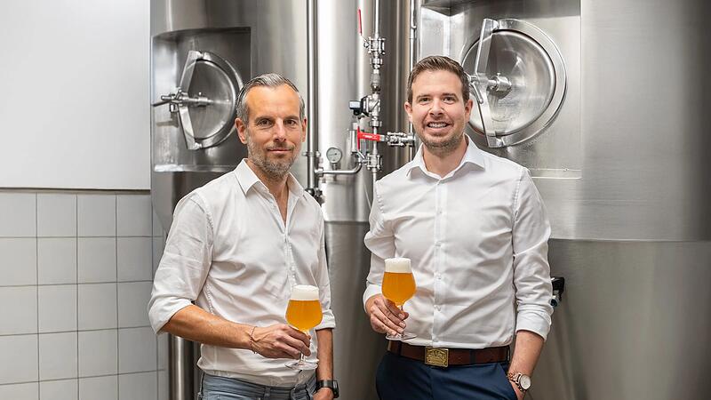 Markus Mereien und Inhaber Johannes Schulz-Hess (links) bilden das neue Gesch&auml;ftsf&uuml;hrer-Duo bei Kaspar Schulz Bamberg