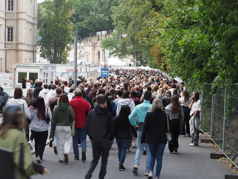 Cro Schlossplatz 2025Cro beim Open-Air-Sommer 2025 Cro Schlossplatz 2025Cro beim Open-Air-Sommer 2025