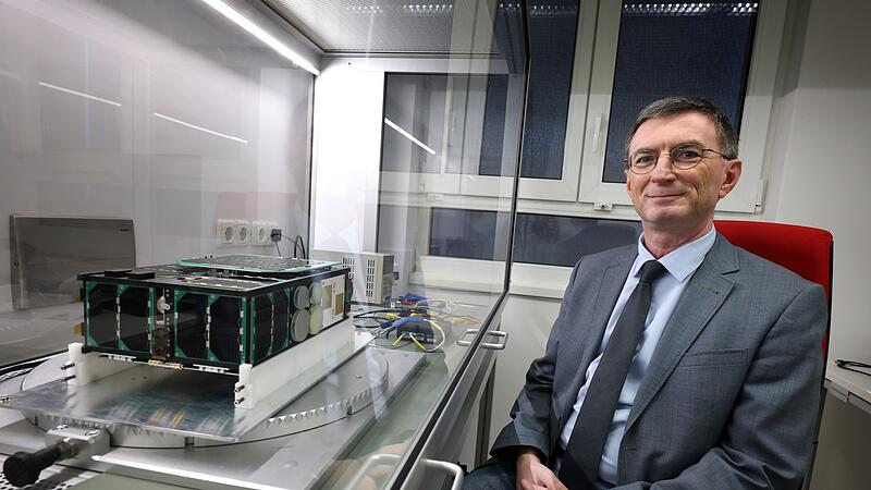 Hakan Kayal, Professor für Raumfahrttechnik Hakan Kayal, Professor für Raumfahrttechnik