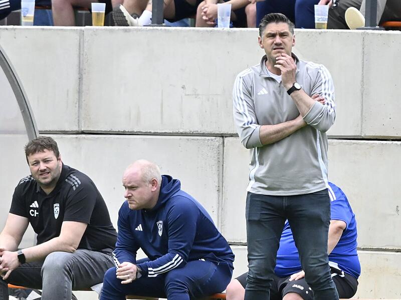 Achim Engel gr&uuml;belt: Sein TSV M&ouml;nchr&ouml;den war gegen die DJK Bamberg nicht so schlecht, wie es das Ergebnis von 1:4 vermuten l&auml;sst.