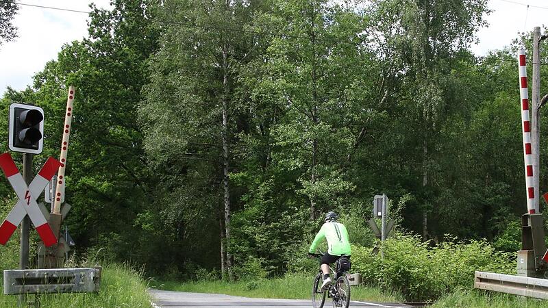 Auch für Fußgänger und Radfahrer ist kein Durchkommen