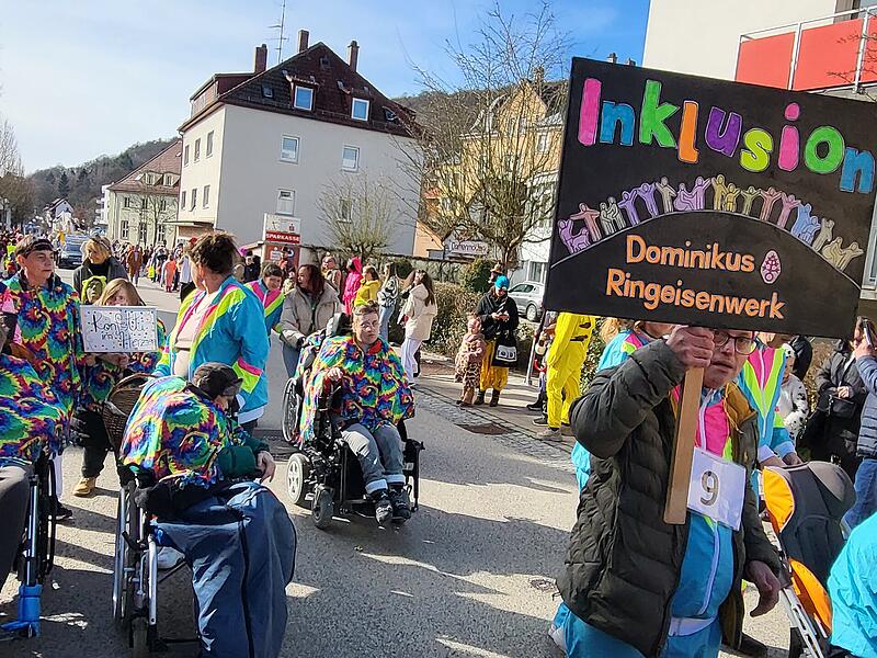 Viel los war am Faschingsdienstag, 4. März 2025, beim Faschingszug in Bad Brückenau.