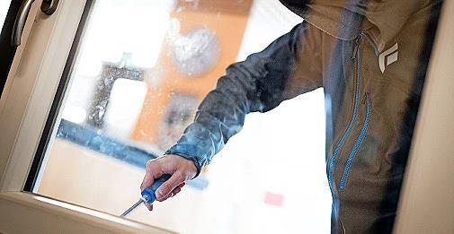 Jeweils über die Terrassentüren sind die Einbrecher eingestiegen.