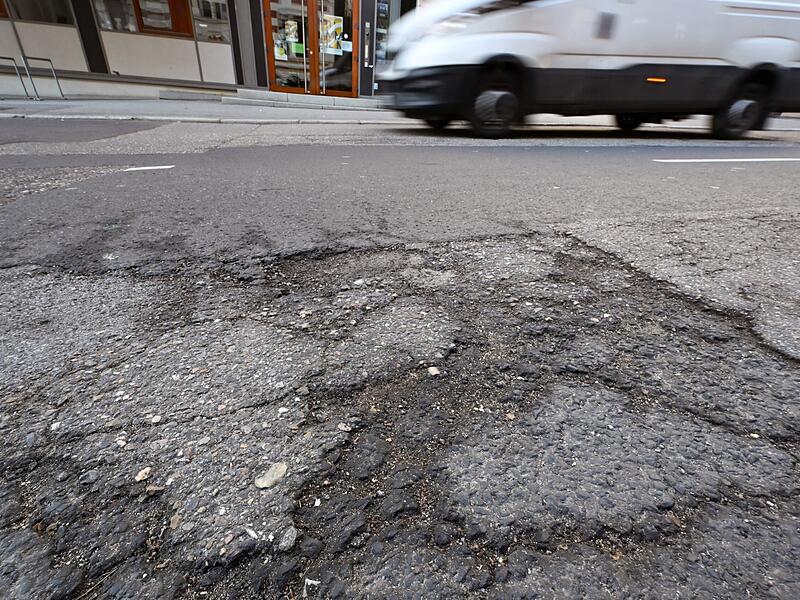 Stra&szlig;ensch&auml;den