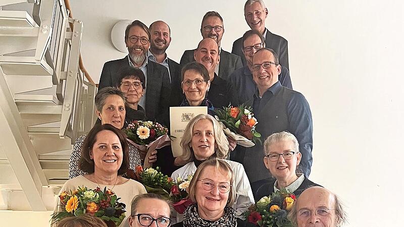 Diese Mitarbeiter sind schon lange in der Steigerwaldklinik beschäftigt. Diese Mitarbeiter sind schon lange in der Steigerwaldklinik beschäftigt.