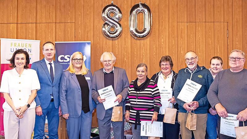 Für 40 und mehr Jahre Mitgliedschaft wurden geehrt: Ingo Hafenecker (vierter von links), Ursula Batzner, Gabriele Rögner, Herbert Stäber und Wolfgang Kaspar. Mit im Bild (zweite von rechts) Anne Borst, Vorsitzende der Frauenunion.