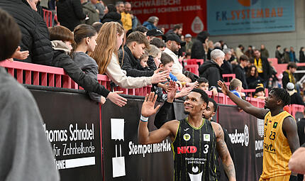 Sport Basketball 2. Bundesliga PROA Saison 2025 / 2026  23. Spieltag  am Samstag  14.02.2026  Spielbeginn 19.30 h Spielort Paul-Horn-Arena T&uuml;bingen  Tigers T&uuml;bingen gegen BBC Bayreuth Halbzeitergebnis 36:35 Endstand  66:84 Spielende Rayshawn Mart Fans