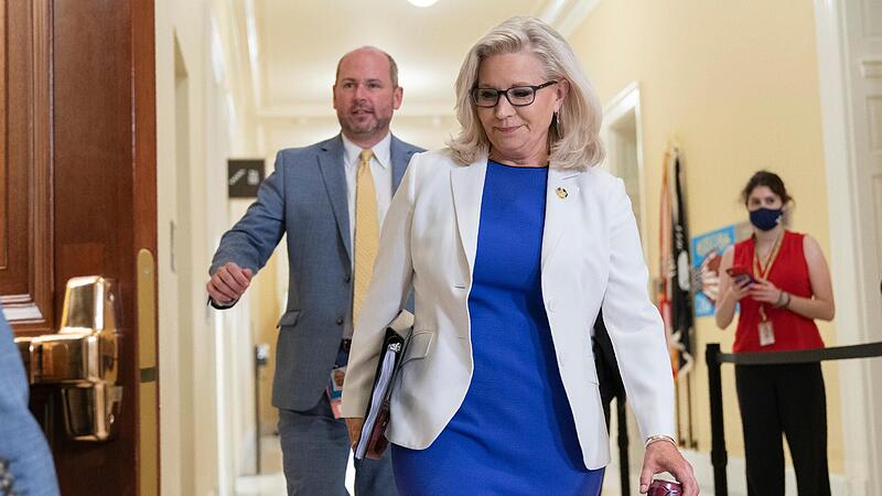 Abgeordnete Liz Cheney, stellvertretende Vorsitzende des Sonderausschusses des Repräsentantenhauses zur Untersuchung des Angriffs auf das US-Kapitol am 6. Januar, kommt zu einer Anhörung im Kapitol.