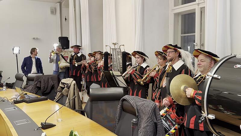 Da spielt die Musik: St&auml;ndchen f&uuml;r den gew&auml;hlten neuen OB in Bamberg