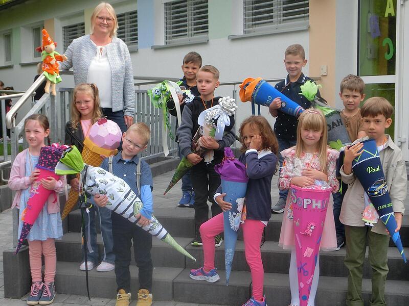 Die Kombiklasse 1/2 c der Grundschule Ludwigschorgast mit Lehrerin Andrea Hutschreuther.2022 Schulanfang