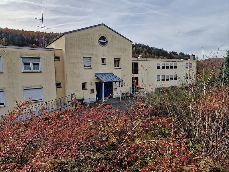 Blick auf das Gebäude, das als Flüchtlingsunterkunft genutzt werden könnte. Die rechtliche Einschätzung dazu liegt nun vor.