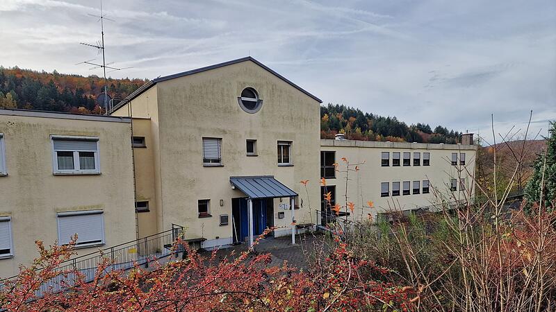 Blick auf das Geb&auml;ude, das als Fl&uuml;chtlingsunterkunft genutzt werden k&ouml;nnte. Die rechtliche Einsch&auml;tzung dazu liegt nun vor.