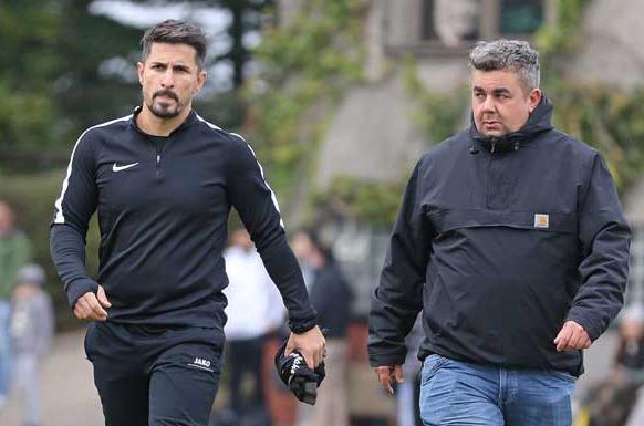 Die beiden Verantwortlichen der SG Gifting/Rothenkirchen: Sportlicher Leiter André Vetter (rechts) und Spielertrainer Altan Yürük.