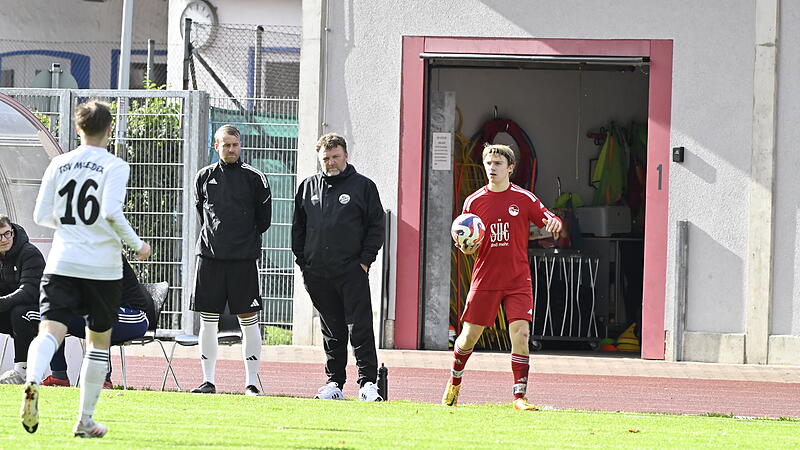 Meeders Trainer Mario Lochmann muss zum Kerwa-Heimspiel auf den rotgesperrten Lukas Scheler verzichten.