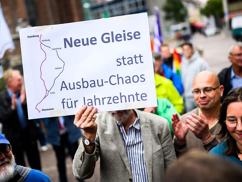 Demonstration f&uuml;r Bahn-Neubaustrecke Hamburg-Hannover