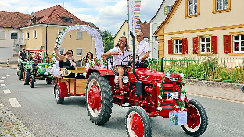 Traktoren in voller Pracht in Frensdorf Traktoren in voller Pracht in Frensdorf