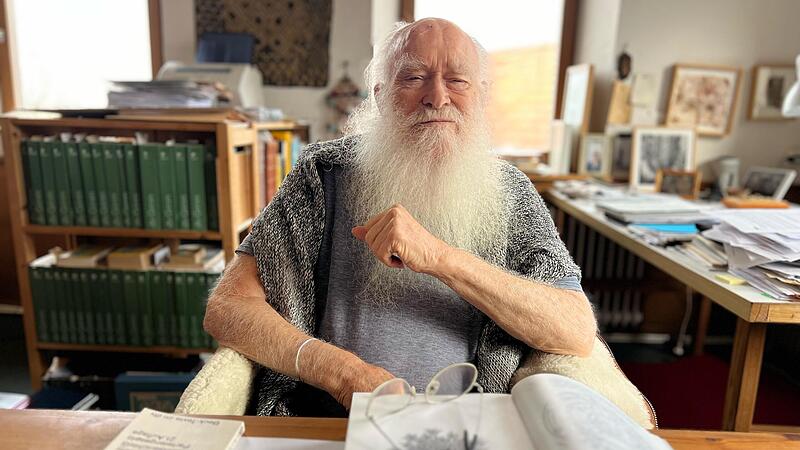 herman de vries: &bdquo;was die Natur uns zur Verf&uuml;gung stellt, steht dem Menschen als Grundrecht zu. Es geh&ouml;rt zu meiner W&uuml;rde,, selber entscheiden zu k&ouml;nnen, was ich tue, solange ich dasselbe Grundrecht anderer nicht beeintr&auml;chtige&ldquo;.&nbsp;