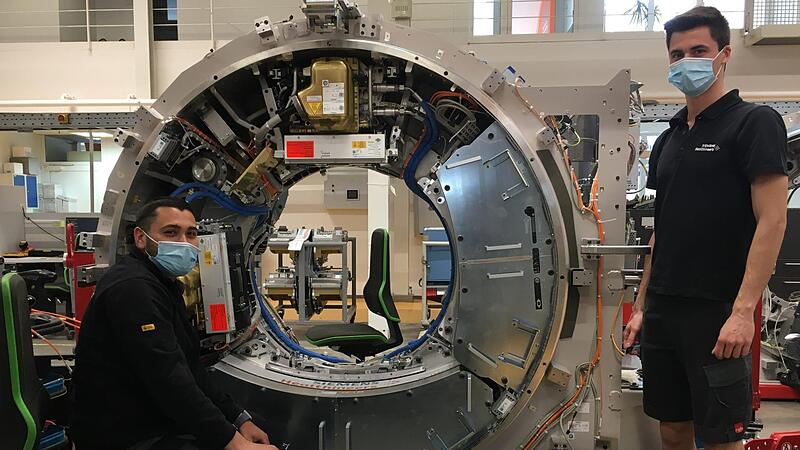 In vielen Arbeitsbereichen ist Homeoffice nicht m&ouml;glich - so wie in der CT-Fertigung von Siemens Healthineers in Forchheim.Forchheim & Fr&auml;nkische Schweiz