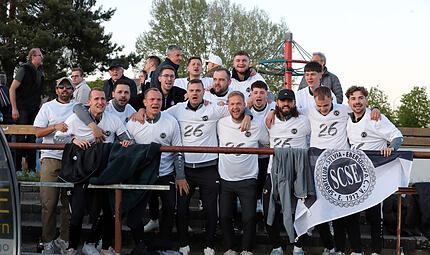 Party in Hirschaid: Das 0:0 des TSV gegen den SV Friesen machte Sylvia Ebersdorf zum Meister 2026 in der Bezirksliga Oberfranken West.