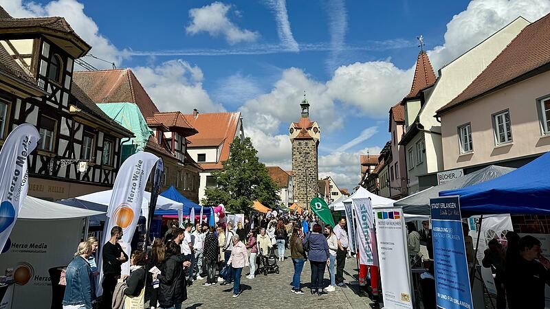 Mehr als 100 Aussteller präsentieren sich bei der landkreisweiten Ausbildungsbörse in Herzogenaurach.