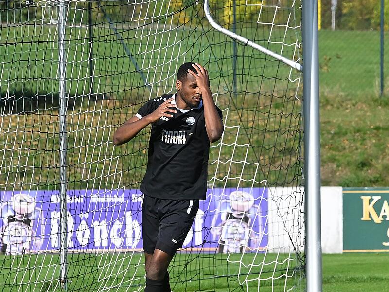 Boris Nana Tonzi ist einer der absoluten Leistungstr&auml;ger beim SC Sylvia Ebersdorf.  Auch der Abwehrspieler muss gegen Ebern vorangehen.