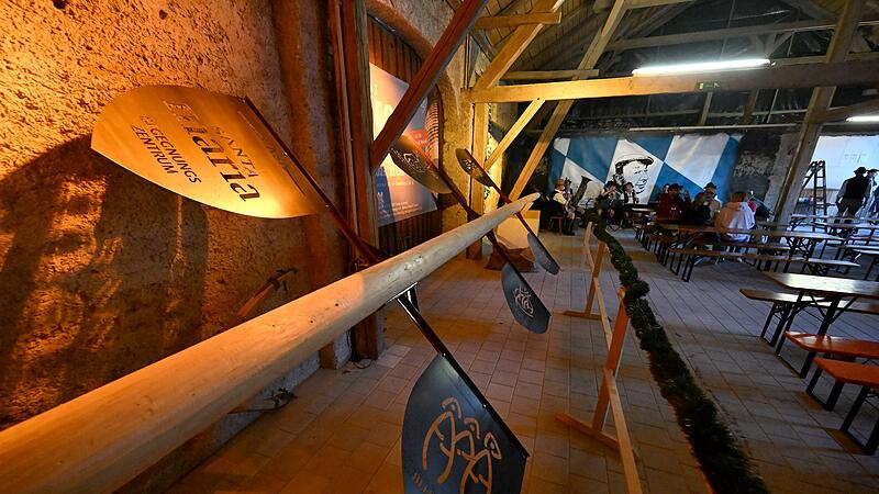 F&uuml;r Rom bestimmter Maibaum des Brauchtumvereins Moosmotor Schwaig