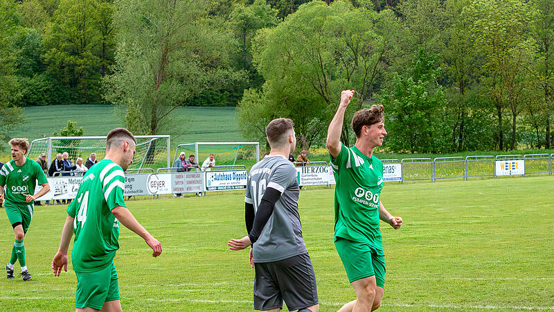 SV Hutschdorf - SG Wirsberg/KupferbergFußball-Kreisklasse Kulmbach SV Hutschdorf - SG Wirsberg/Kupferberg Fußball-Kreisklasse Kulmbach
