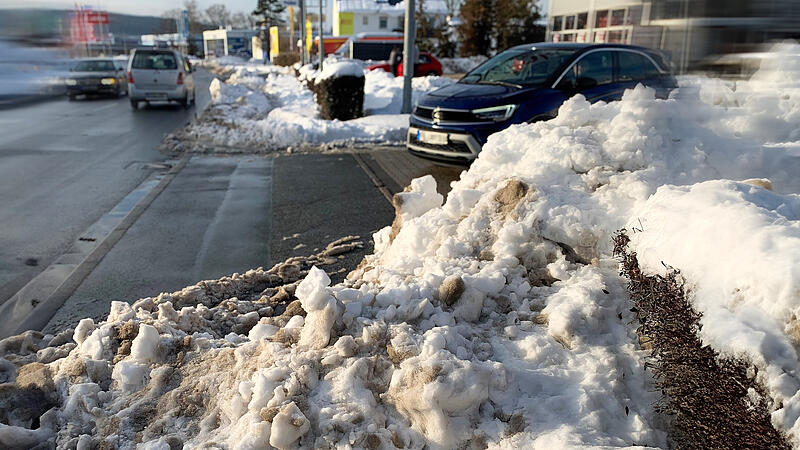 Schneeberge Gehwege Forchheim