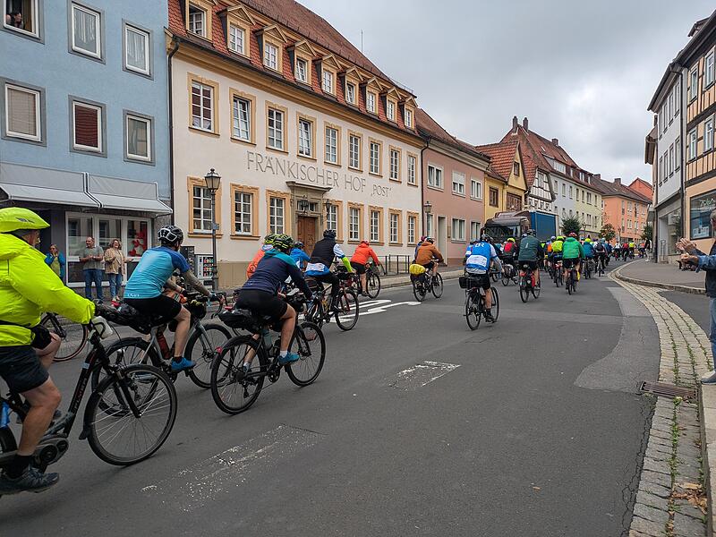 Die BR-Radltour f&uuml;hrte auch durch M&uuml;nnerstadt.