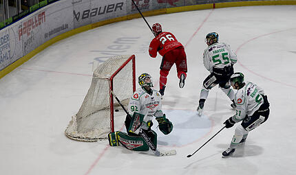 Spiel 1 geht an die Gastgeber: Die H&ouml;chstadt Alligators unterliegen in den Oberliga Play-offs bei den Hannover Scorpions.