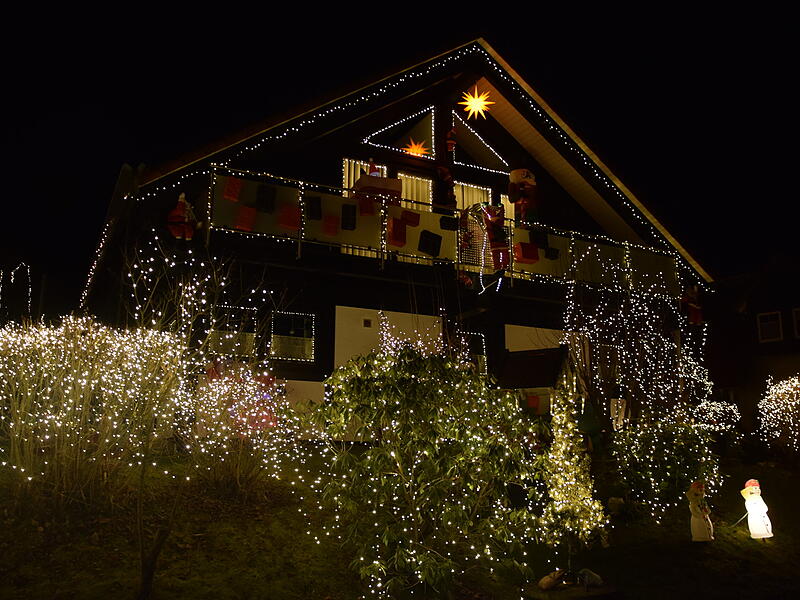 Weihnachtshäuser und Weihnachtsbeleuchtung im Kreis Kronach 2025Weihnachtshäuser und Weihnachtsbeleuchtung im Kreis Kronach 2025 Weihnachtshäuser und Weihnachtsbeleuchtung im Kreis Kronach 2025Weihnachtshäuser und Weihnachtsbeleuchtung im Kreis Kronach 2025