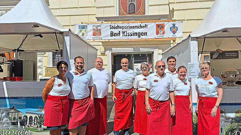 Das Team des St&auml;dtepartnerschaftskomitees Bad Kissingen bei den Wein- und Genusstagen in Eisenstadt.  P&eacute;ter Tak&aacute;cs