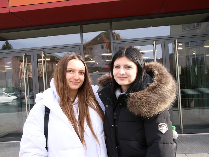 von links: Eleni Vaia und Sara Maslac