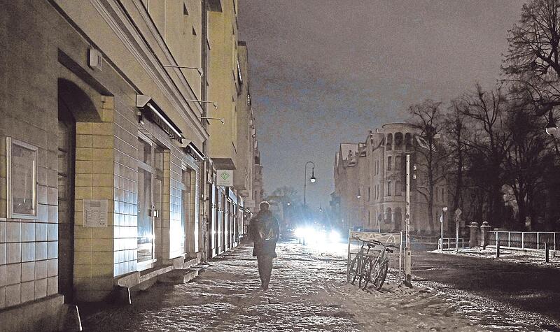 Nach dem Anschlag in Berlin waren Zehntausende Menschen im Südwesten der Hauptstadt tagelang ohne Strom – und das bei Schnee und Kälte.    Nach dem Anschlag in Berlin waren Zehntausende Menschen im Südwesten der Hauptstadt tagelang ohne Strom – und das bei Schnee und Kälte.   