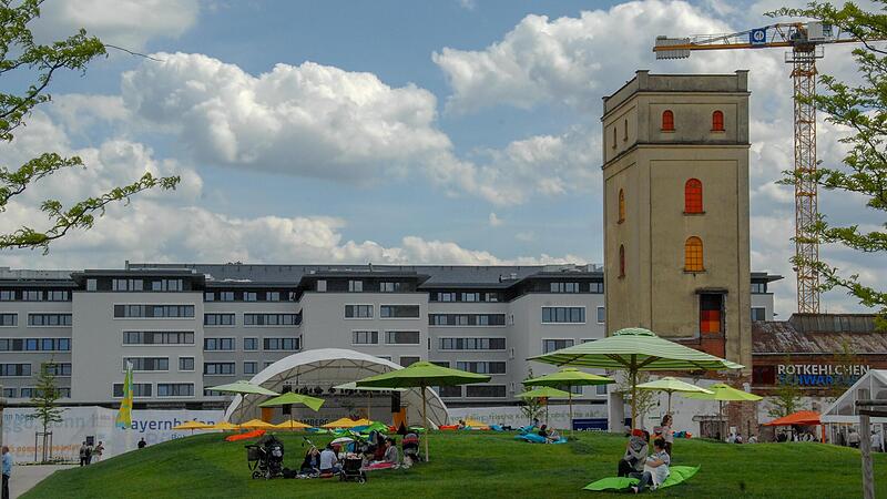 Vor zehn Jahren galt der ehemalige Erba-Turm als einsturzgefährdet. Vor zehn Jahren galt der ehemalige Erba-Turm als einsturzgefährdet.