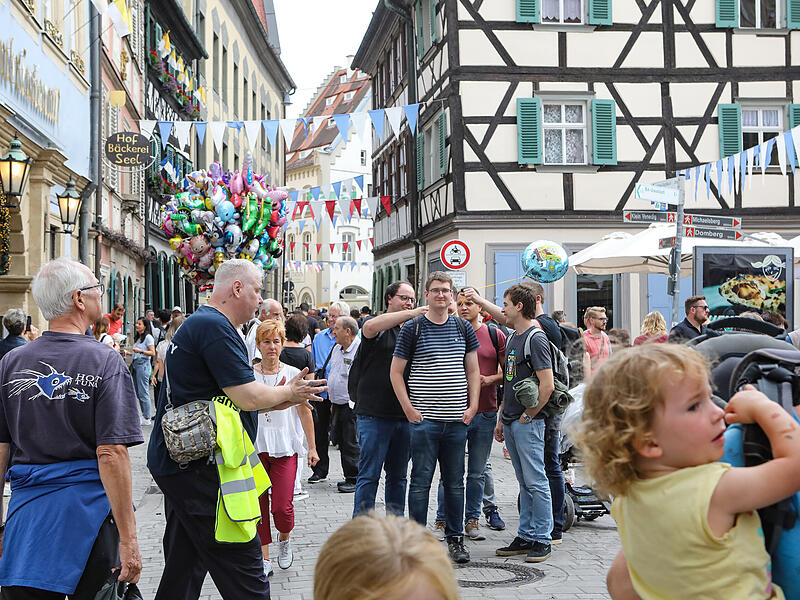 Bamberg; Sandkirchweih Samstag mit Jugend-FischerstechenDer Sandkerwa-Samstag in Bildern