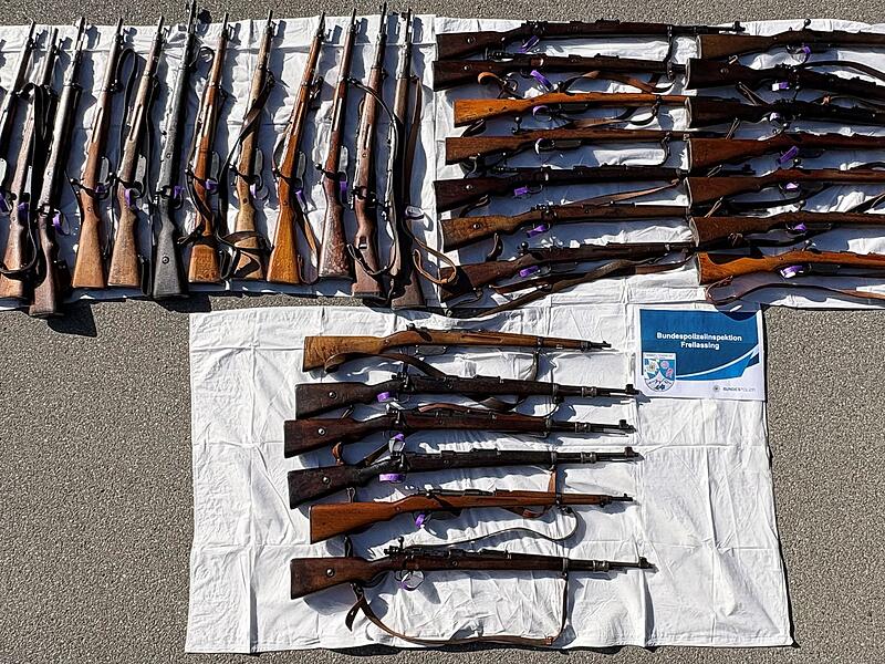 Bundespolizei stellt 34 Langwaffen bei Buskontrolle sicher
