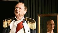 General Napoleon (Christoph Ackermann) sagt: „Gefühle sind blind!“, und die geheimnisvolle Dame (Sibylle Mantau) kontert: „Gefühle können auch sehen, tiefer noch als Vernunft.“ General Napoleon (Christoph Ackermann) sagt: „Gefühle sind blind!“, und die geheimnisvolle Dame (Sibylle Mantau) kontert: „Gefühle können auch sehen, tiefer noch als Vernunft.“