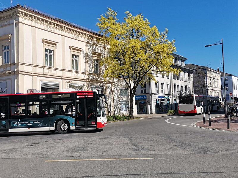ZOB Bamberg, Busse am Zentralen Busbahnhof in der Bamberger Innenstadt, Bus, Stadtbus