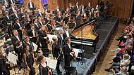 Das Deutsche Sinfonieorchester Berlin mit seinem Ehrendirigenten Kent Nagano im Max-Littmann-Saal des Regentenbaus beim Kissinger Sommer 2023.