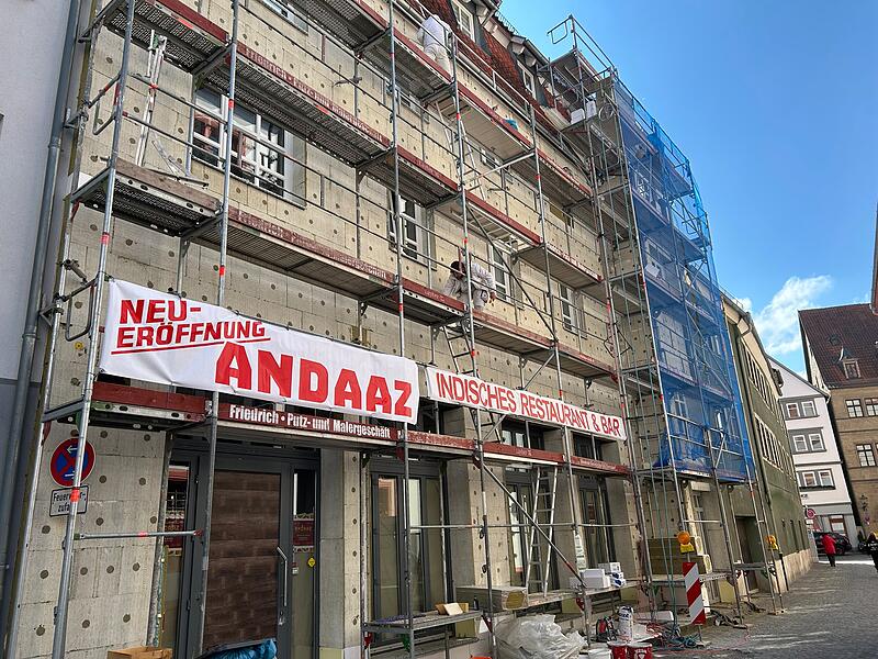 Indisches Restaurant „Andaaz“ eröffnet in der Theatergasse in CoburgEin neuer Inder für Coburg Indisches Restaurant „Andaaz“ eröffnet in der Theatergasse in Coburg - hier: die Fassade, an der noch gewerkelt wird