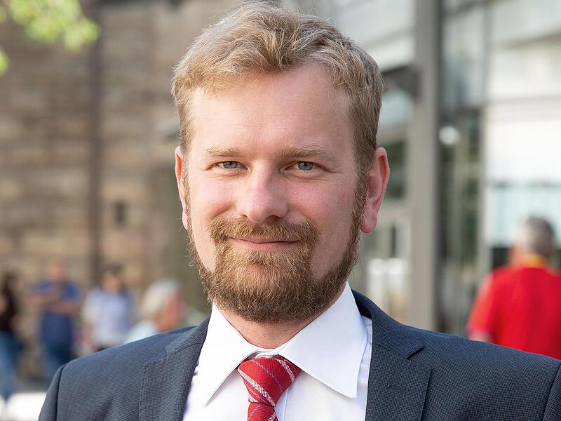 Andreas Schmidt ist Syndikusrechtsanwalt und Experte für Arbeitsrecht beim Handelsverband Bayern in Nürnberg. Andreas Schmidt ist Syndikusrechtsanwalt und Experte für Arbeitsrecht beim Handelsverband Bayern in Nürnberg.
